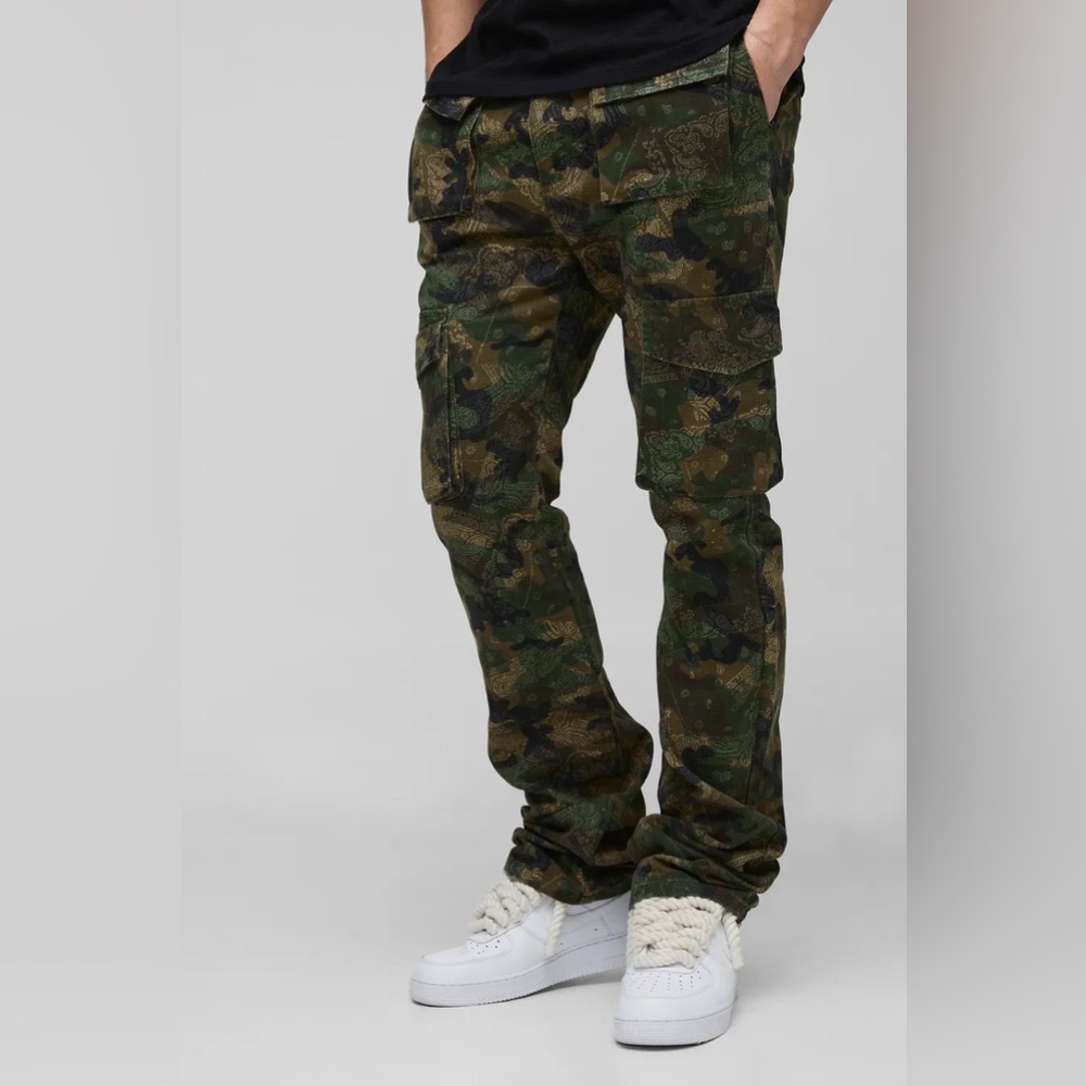 New TALL SLIM STACKED FLARE MULTI CARGO CAMO BANDANA TROUSER‎